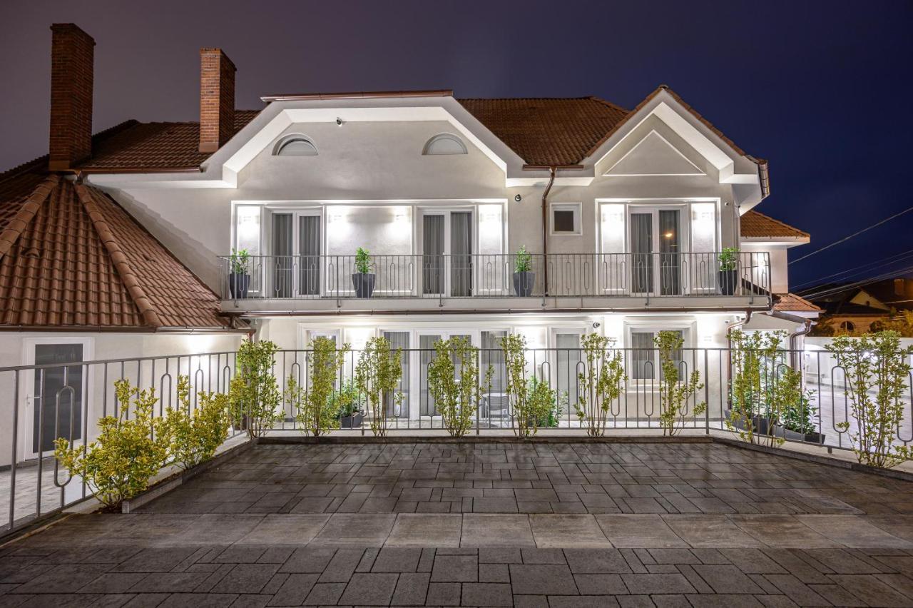 Dozsa Residence Oradea Εξωτερικό φωτογραφία