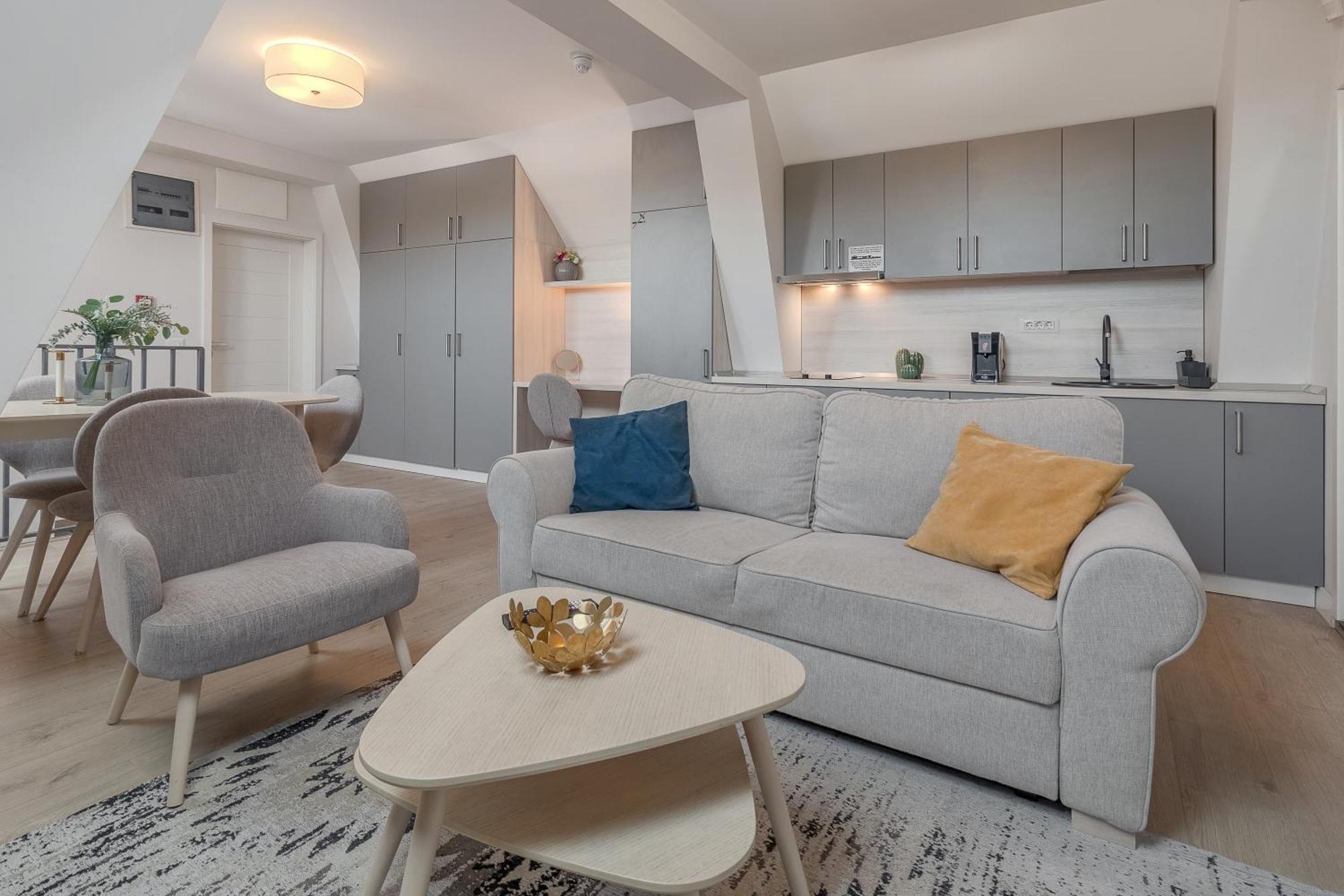 Dozsa Residence Oradea Εξωτερικό φωτογραφία