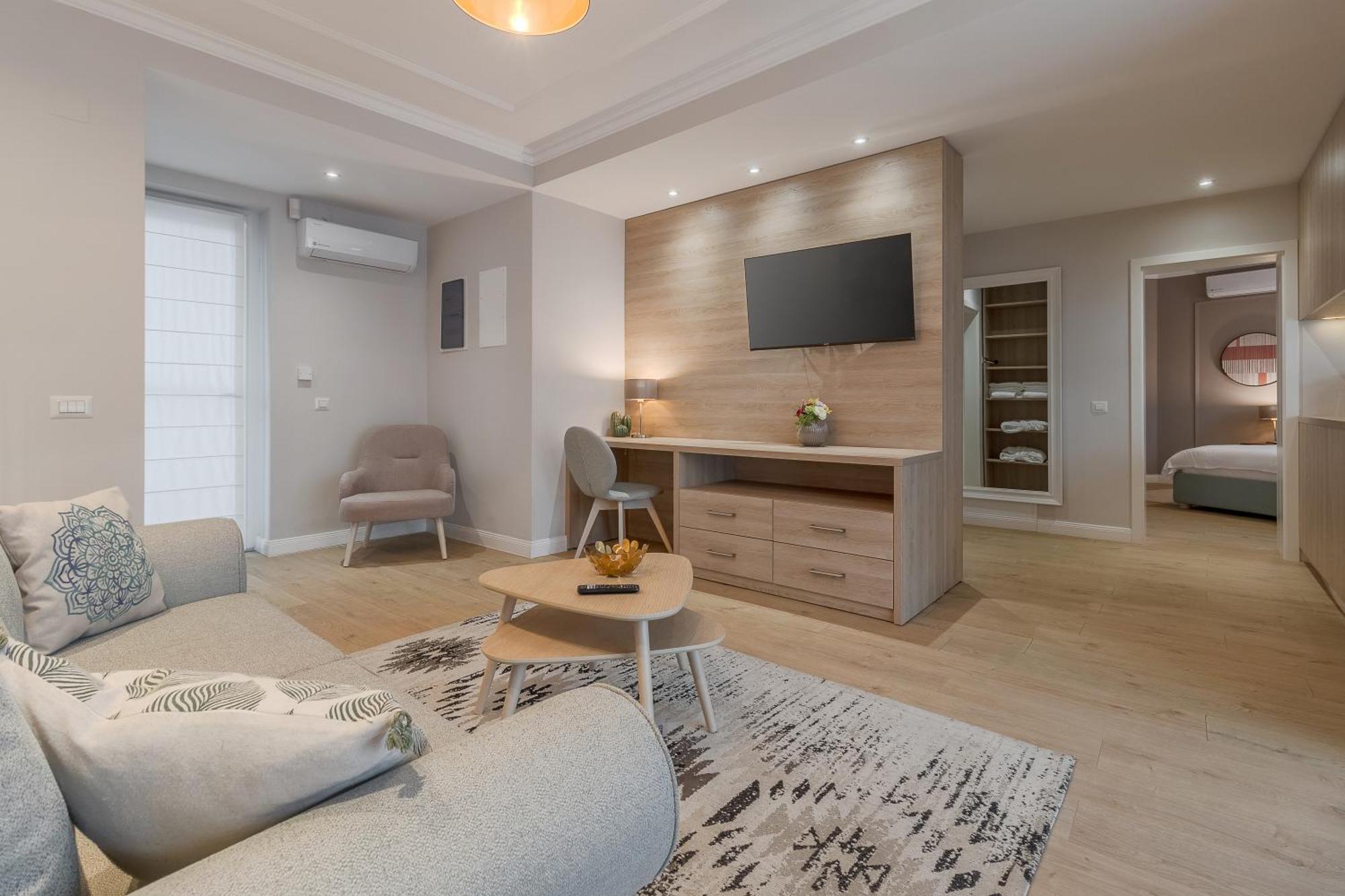 Dozsa Residence Oradea Εξωτερικό φωτογραφία